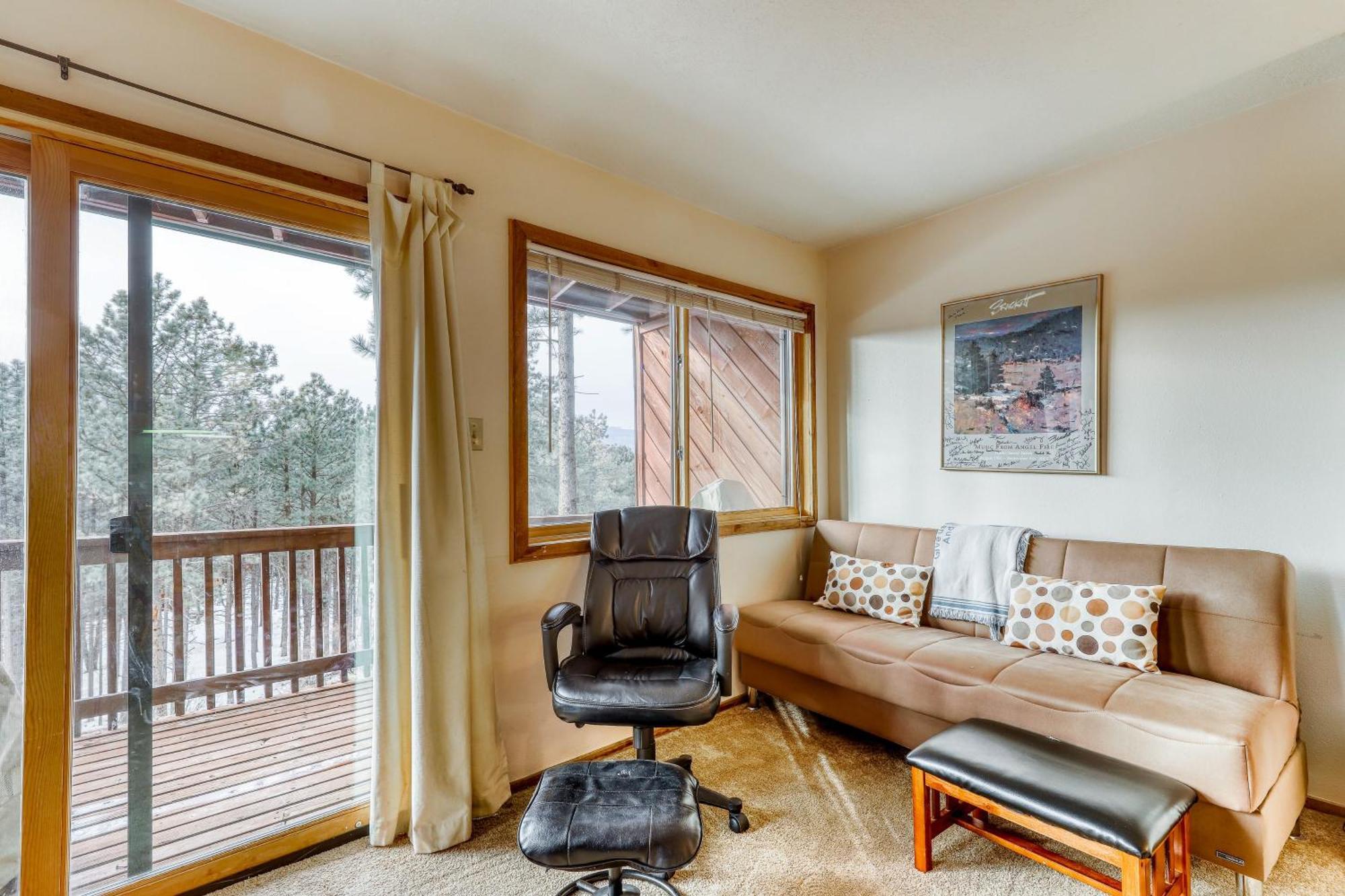 Lift Condos Angel Fire Room photo